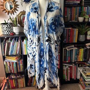 Moss Rose one size blue & White kimono cardigan beach cover up top